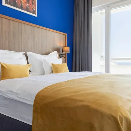 Hotel Sustipan 3*