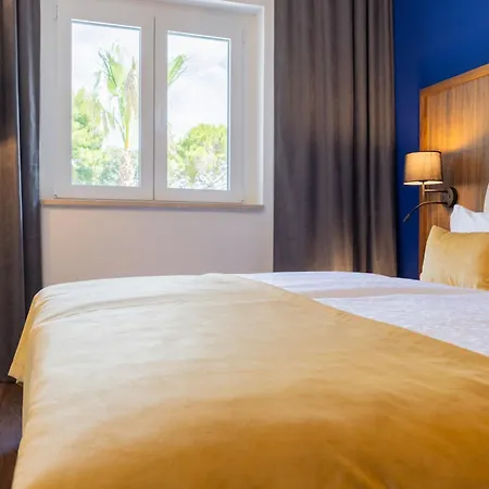 Sustipan Hotel 3*