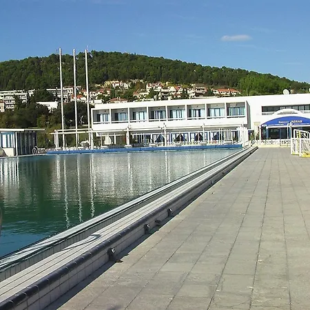 Jadran 3*
